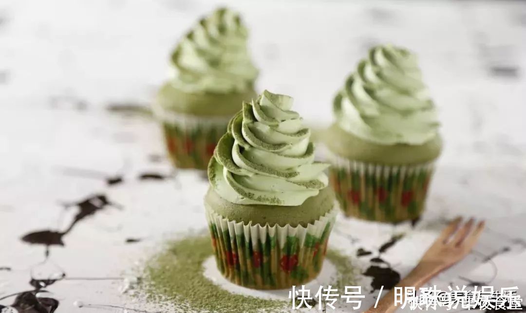 抹茶|夏日的时光做份抹茶玛芬蛋糕,在家就能轻松搞定,一次吃个够