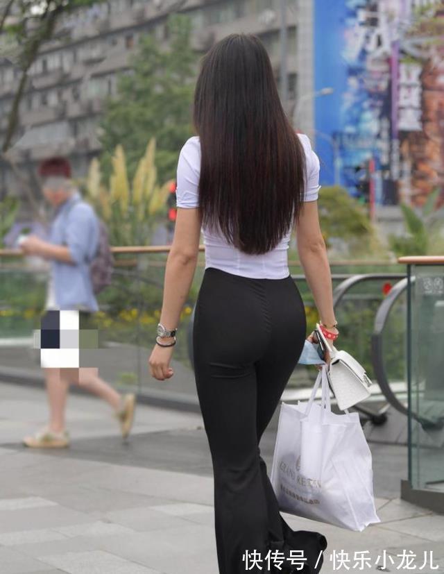 穿搭 富有活力的打底裤穿搭显得时尚有风格,时尚百搭又耐看,热情洋溢