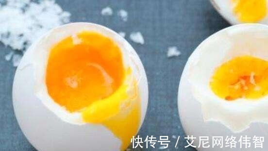 孩子|1岁宝宝高烧昏迷不醒,医生说罪魁祸首是鸡蛋,奶奶说是我害了娃