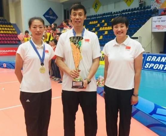 馮坤|細數(shù)排壇鐵娘子：八位女教練均是冠軍出身，這三人有望接替郎平