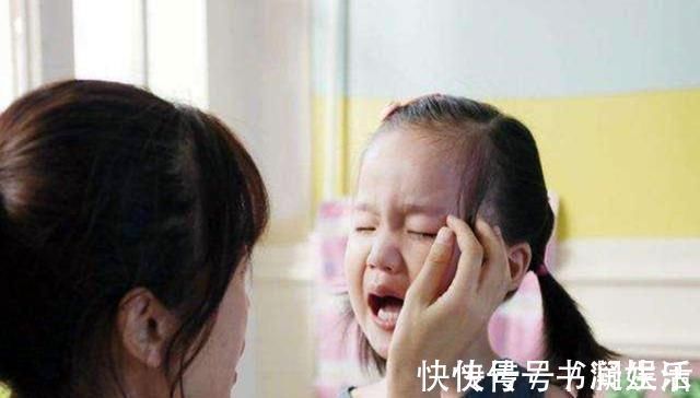 学费|“妈妈把毕业奖扔进了垃圾桶”,孩子的痛哭流涕,引出家长物质心