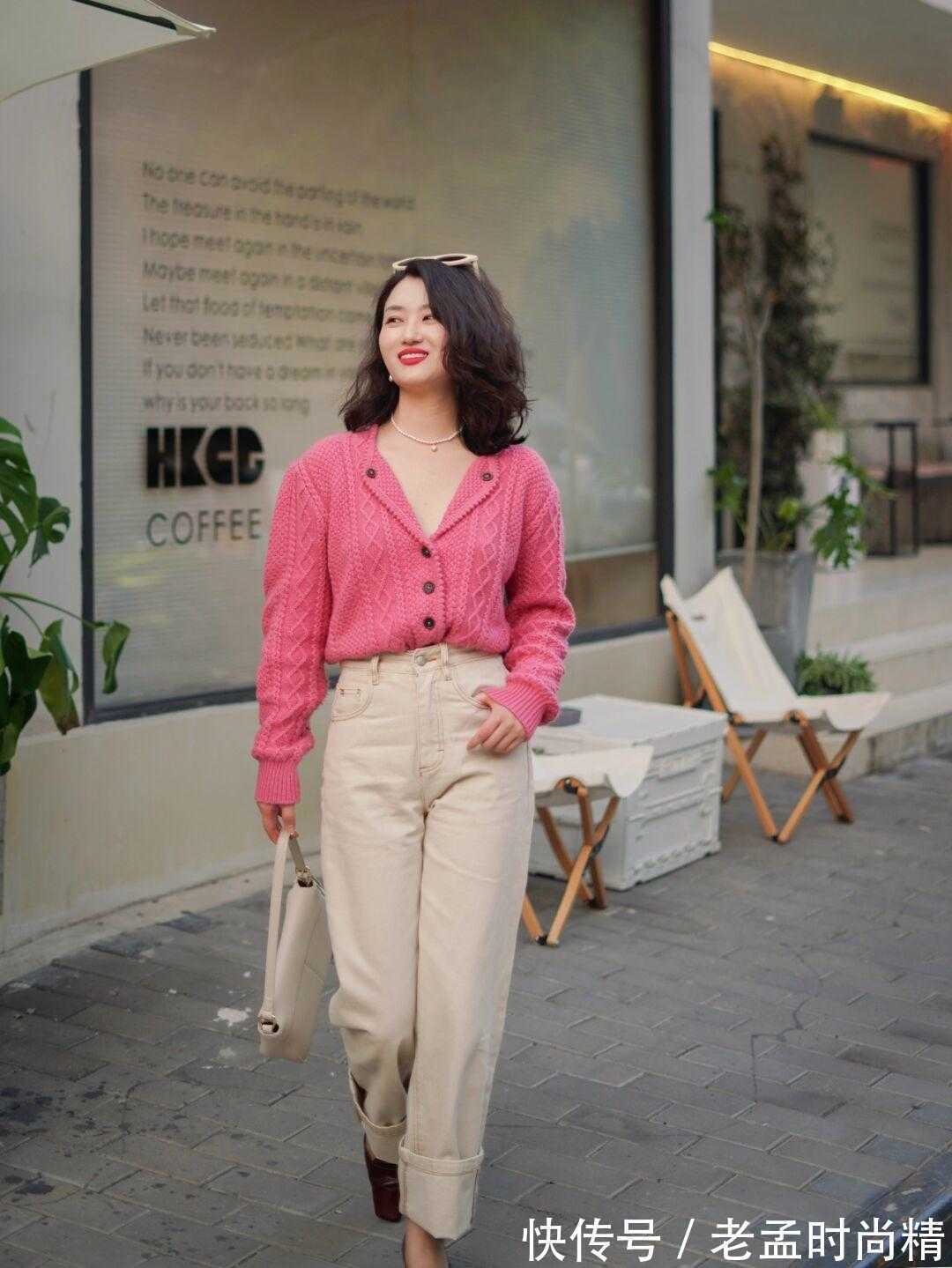 穿搭|30+女人怎么穿?“针织衫+牛仔裤”才是今秋标配,优雅时髦显气质