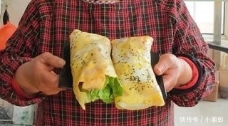 十分钟快手做煎饼果子,外韧内酥,卫生划算,不输小吃摊