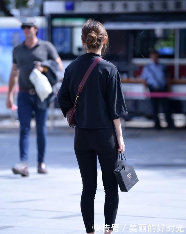 穿搭 洋气精致的瑜伽裤穿搭十分衬气质,穿出时尚个性与风格,纯洁无瑕!