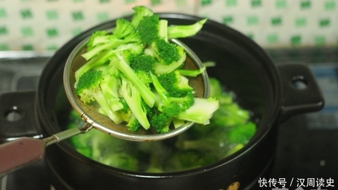 建议中年女性:上了年纪要常吃这菜,营养不比牛奶差,身体好