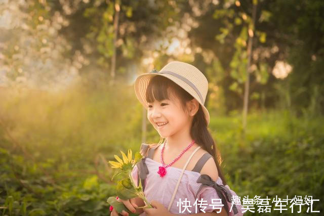 月月花|女子流产后,将14周“孩子”放进冰箱并分享,照片中孩子仅10厘米