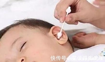 耳朵|孩子生下来就没掏过耳朵，又长又宽的耳屎堵住耳道，家长需警惕