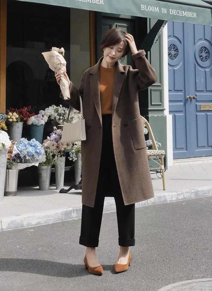 打扮 这才是中年女人该有的打扮,三木妈妈的“大衣”搭配,美过同龄人