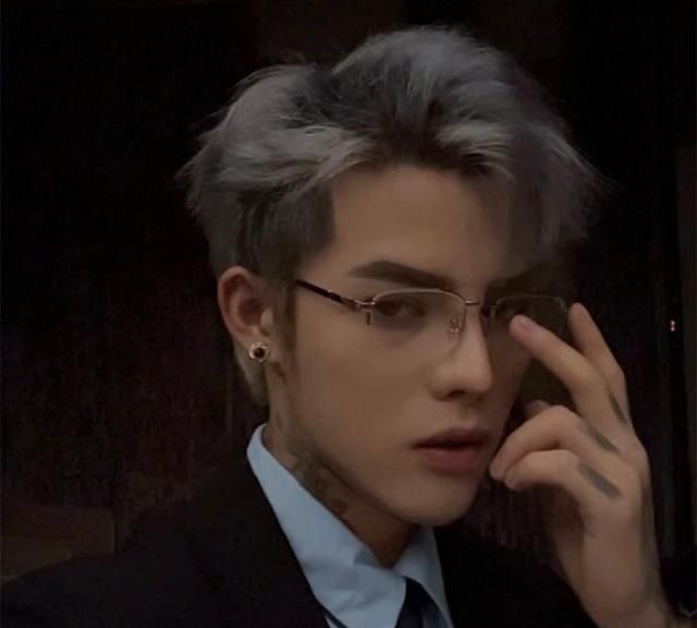 殷世航脱离“低趣味”?看到他和学生1互动画面,黑粉集体自闭!