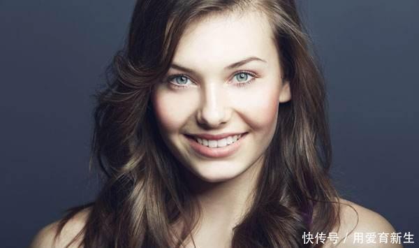 肌肤|脸上黑头很难看,教你简单的方法,让你肌肤光滑又细腻