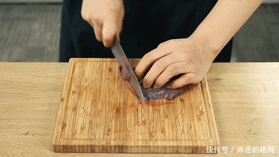 爆炒|家常菜中的补血佳品,爆炒猪肝,养肝明目还补铁,味道也是嘎嘎的