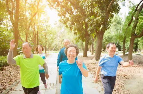 每天一片阿司匹林,坚持20年,78岁身体硬朗!