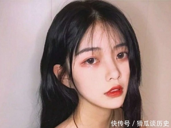 “捏鼻子”能拯救塌鼻梁吗?过来人说出真相,小仙女:我太难了