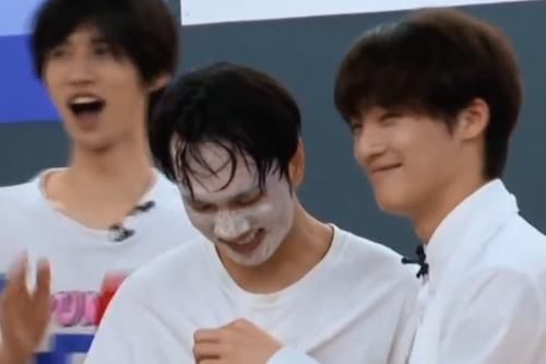 创造营：学员给韩佩泉过生日，一出场就夺目，果然是韩美娟