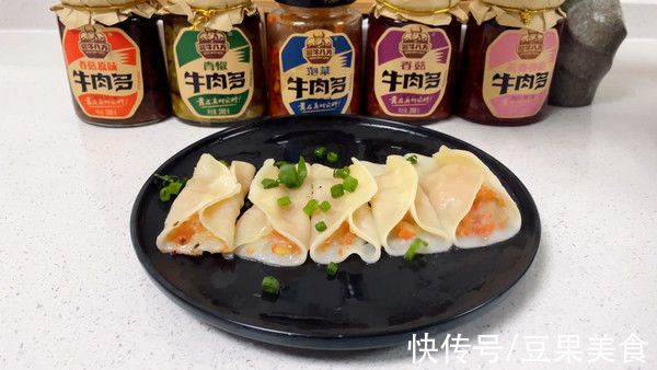 土豆泥锅贴这样做百吃不腻，吃1次不过瘾