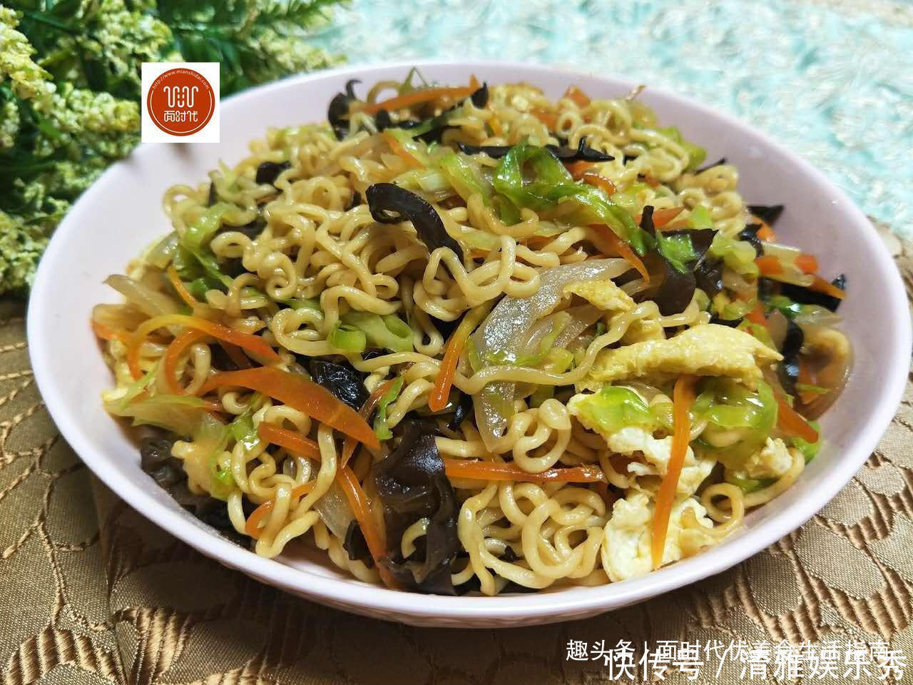 美食生活|方便面别再泡着吃了,教你个方便面的新吃法,外面是买不到的哦!