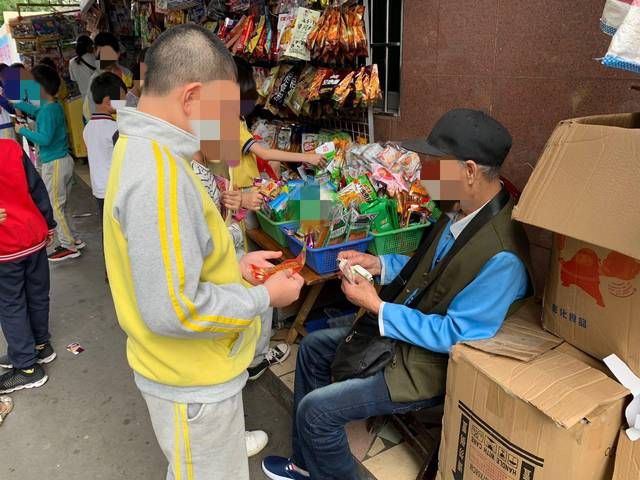 别让“垃圾零食”塞满孩子，给孩子选择零食，要守住3大原则