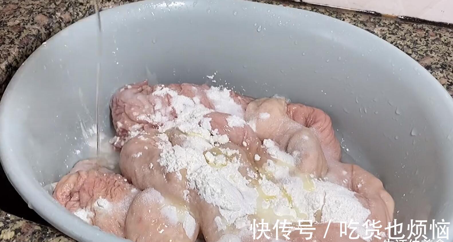 猪大肠|大厨30年卤肥肠配方，掌握关键的这一步，咬一口，汁香味浓满嘴香