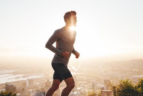 新手|新手怎么跑步,才能提高速度跟时长?不妨从3个阶段进行训练