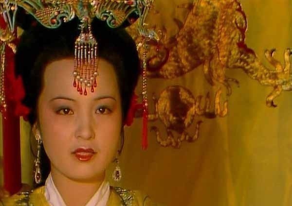 斗争|薛蟠进京的目的,隐藏着元春封妃的原因,与政治斗争毫无关系