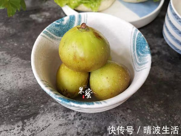 一家三口的假日早餐，15分钟备好上桌了，简单味美，孩子也喜欢