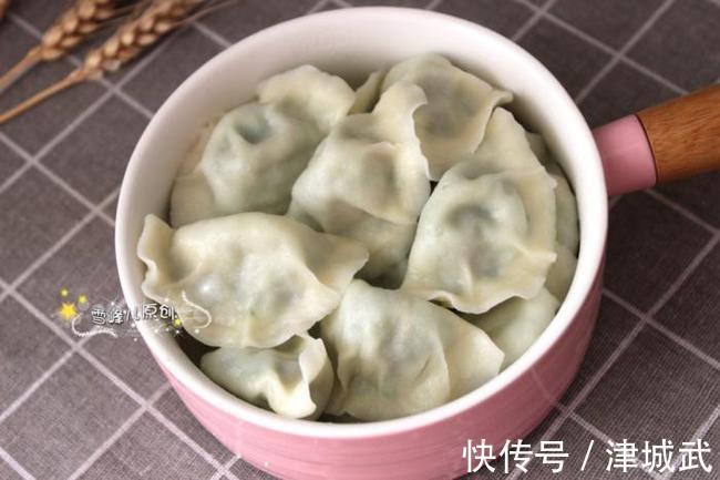 这菜包饺子真好吃,才2块钱一斤,鲜美多汁比肉馅饺子都好吃