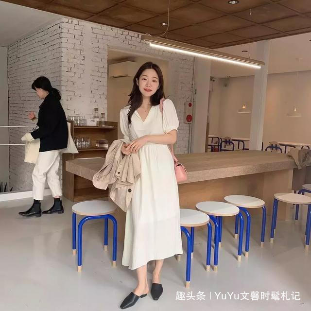 穿搭 连衣裙+高跟鞋过时了!聪明女人早已爱上平底鞋,减龄百搭又舒适