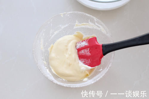 蛋糕|火遍全网的豆乳奶盖蛋糕，细腻浓郁一口就沦陷，原来做法非常简单
