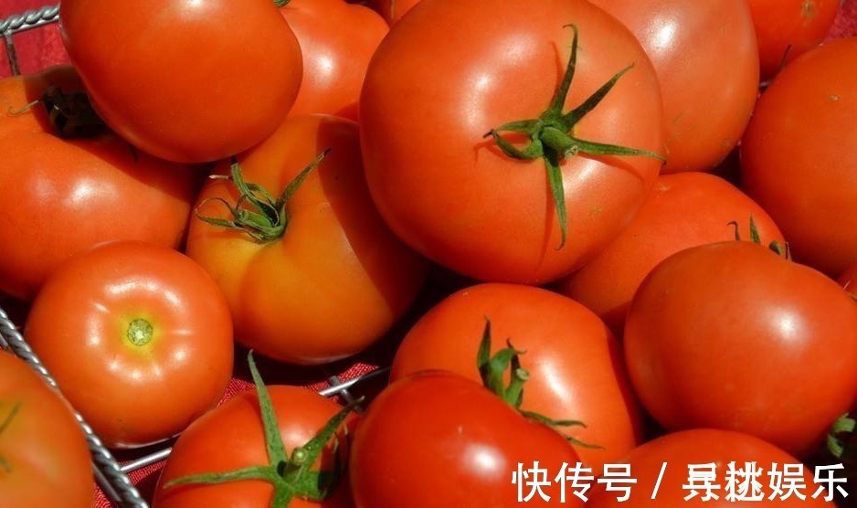 维生素c|吃西红柿一小时内, 切记别碰3种食物, 现在知道还不晚！