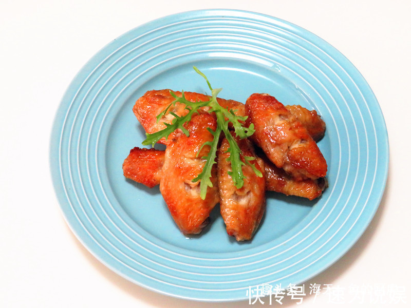 两个人的午餐，三道菜一主食，有荤有素，简单营养，吃得舒服