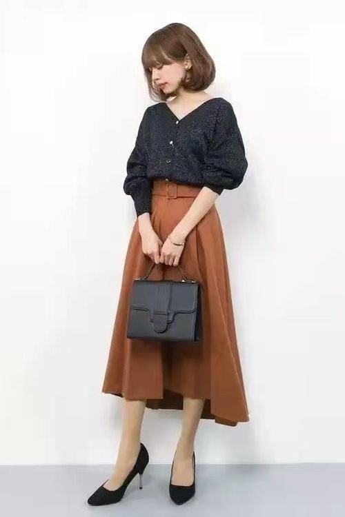 搭配|真正有品味的女人,穿“半身裙”都这样搭上衣,优雅更显品味