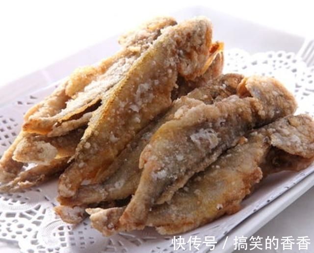 炸小黄鱼时，别只懂裹粉老厨娘说多加这一步，外酥里嫩，不腥