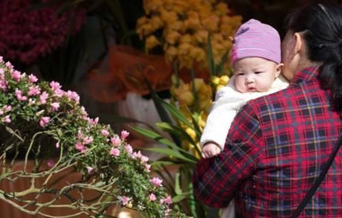 玫玫|为何姥姥成“隔代育儿”主力军,奶奶却很少帮忙?原因并不难理解