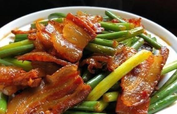 蒜苔|吃肉不如多吃这个菜,5元一把,隔几天吃一次,还能给身体杀杀菌