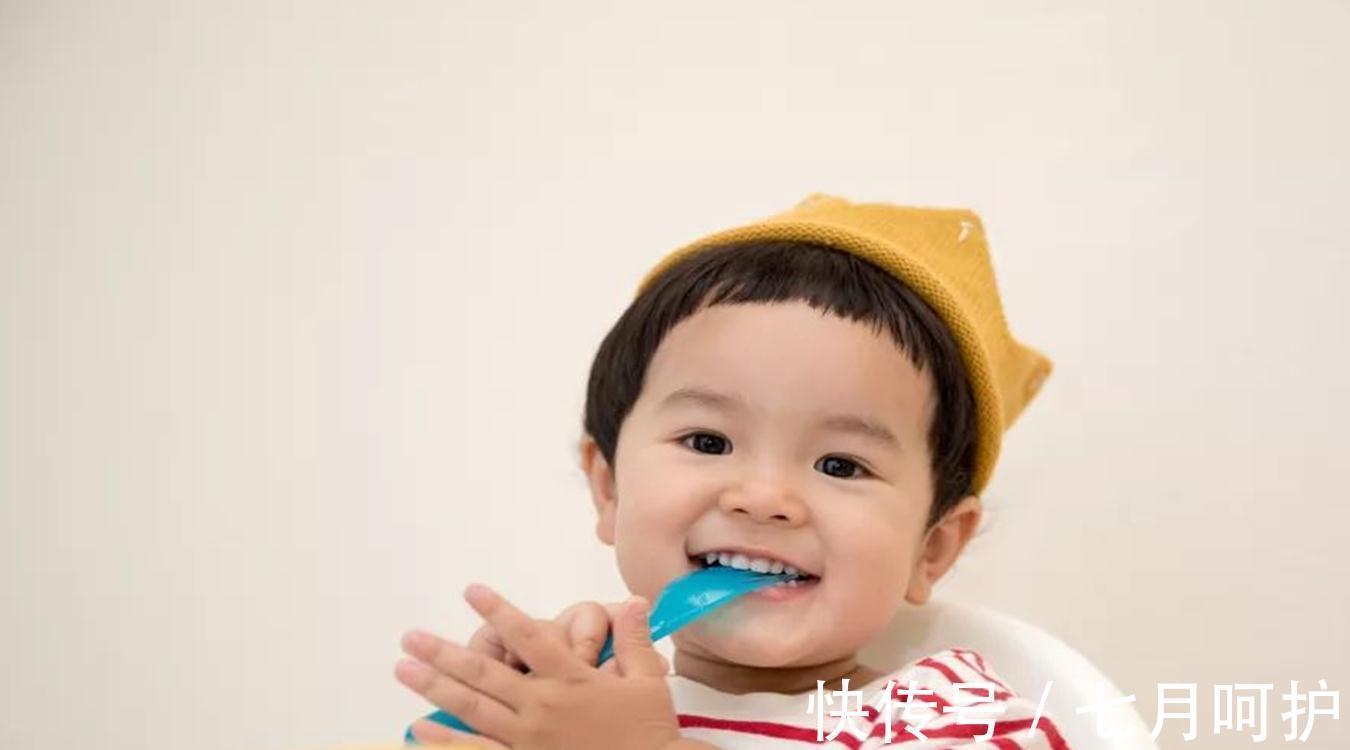 年龄|宝宝多大可以吃大人饭?育婴师:超过这个年龄才好,不少家长错了