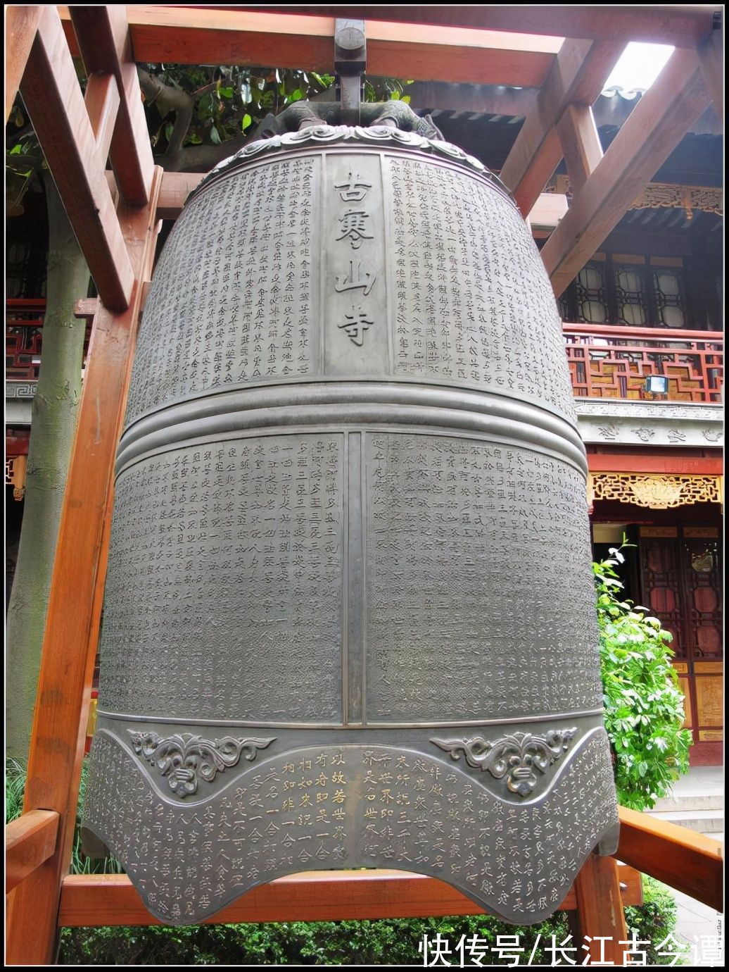 客船#和尚半夜也敲钟吗？寒山寺“夜半钟声到客船”敲的是什么钟？