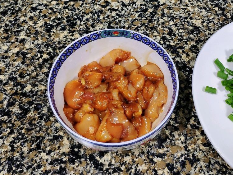 鸡胸肉这样做，嫩滑爽口还下饭，真开胃