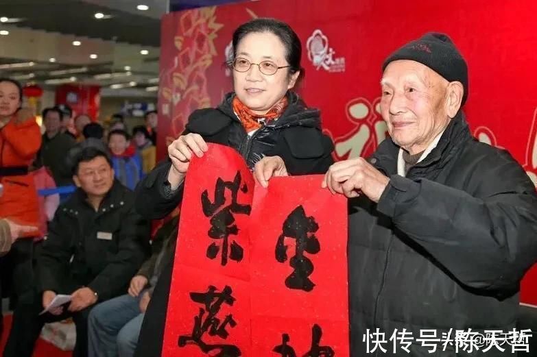 春联@中书协主席孙晓云2022虎年大字书法春联欣赏,大字应不是她的强项