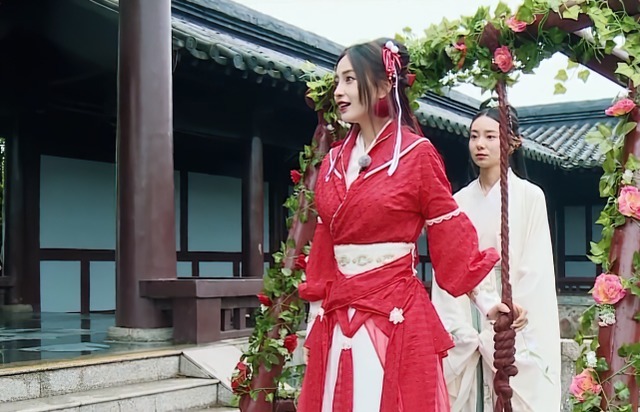 出鏡|baby女神地位不保，跑男女導演僅出場5秒，顏值就成收視率保證