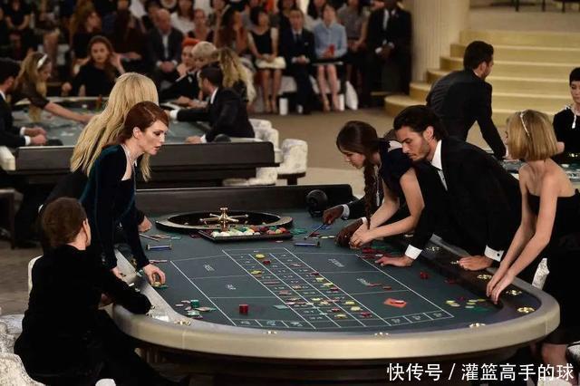 秀场|在华丽的时装背后,那些极具创意的秀场场景设计(上)