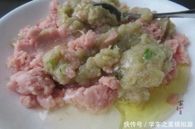 炸丸子|牢记这3种调肉馅的诀窍,无论是做包子饺子或者炸丸子,特别好吃