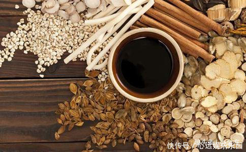 黄芪|治失眠最出名的一味药,10张中医方,9张有它,失眠朋友得救了!