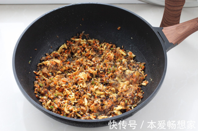 包菜|懒人生煎包做法，不发面不醒面，皮薄馅大简单快手，早餐就它了！