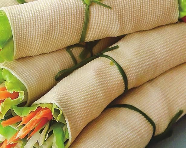 夏天|简单到不需要炒的一道小菜，卷一卷，五分钟上桌，夏天就要这样吃