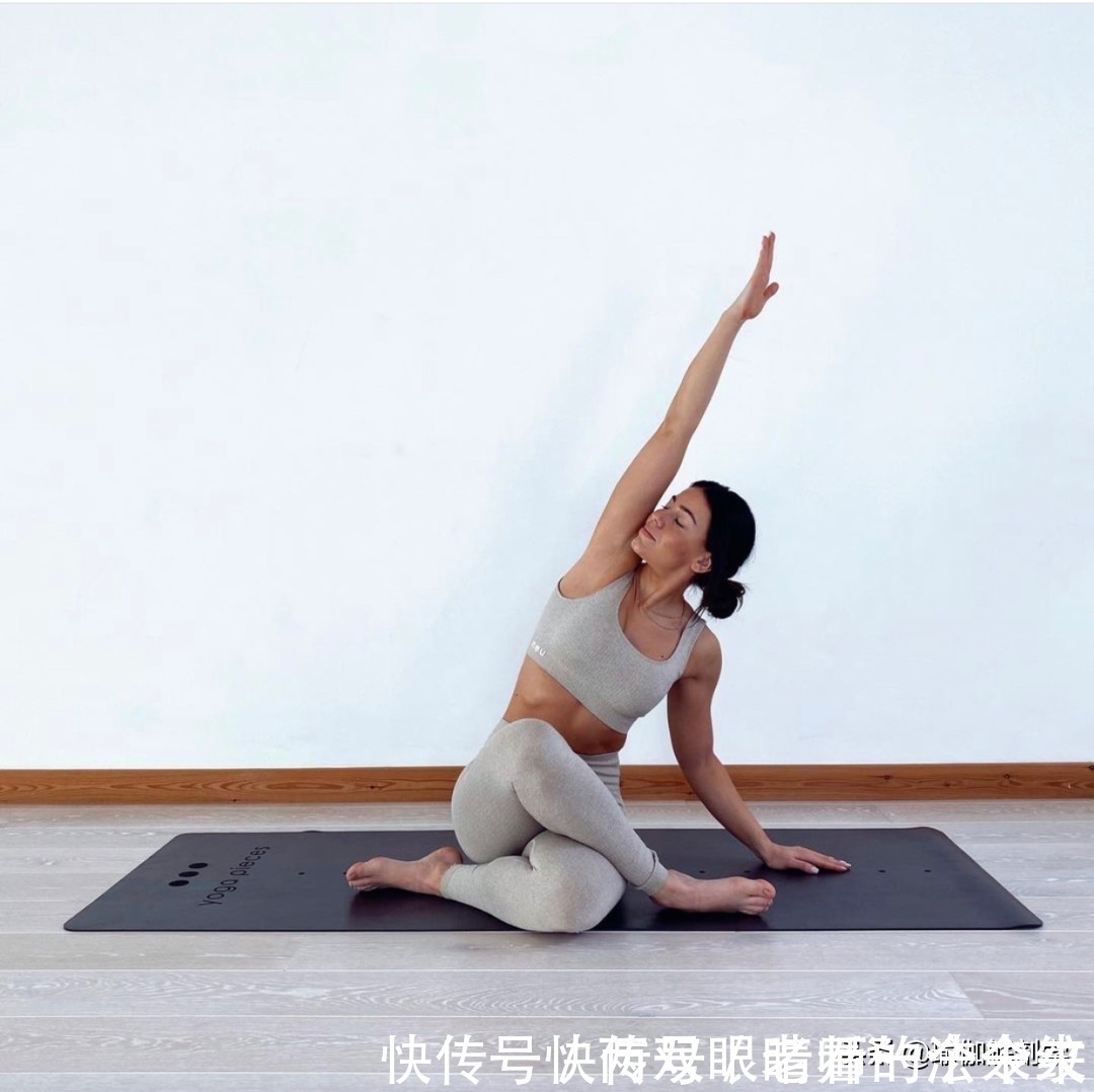 动作|女性40岁后，睡前常练这9个瑜伽动作，由内到外变年轻