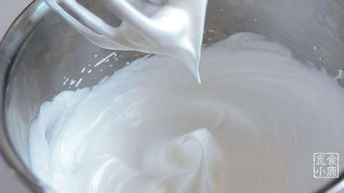 松软可口的蛋糕，您用心也能做好，软绵绵的口感，每一口都幸福