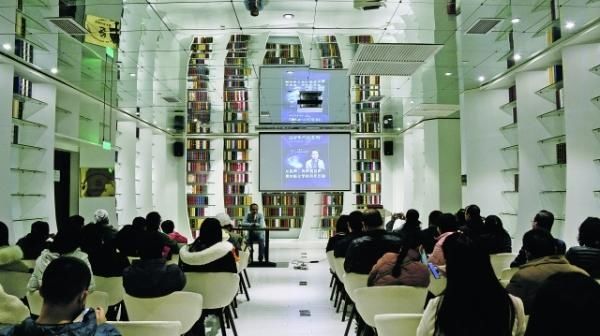 索良柱|索良柱做客“让世界听见贵州——贵州学者讲贵州”文化讲座贵州百年新文学:从拟声、传声到发声