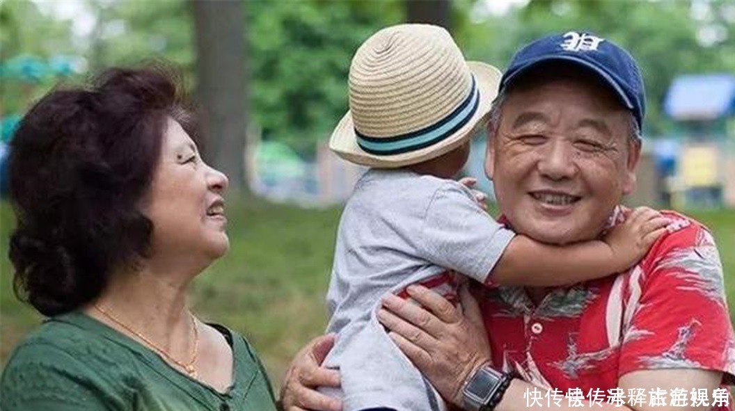 宝宝|女儿送回老家3个月,被奶奶喂成“米其林宝宝”,妈妈差点认不出