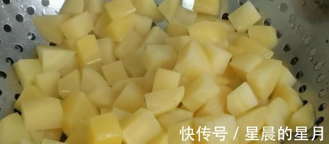 叶子|土豆用这种方法做,外酥里软,美味可口,既可以是菜也可以当零食!