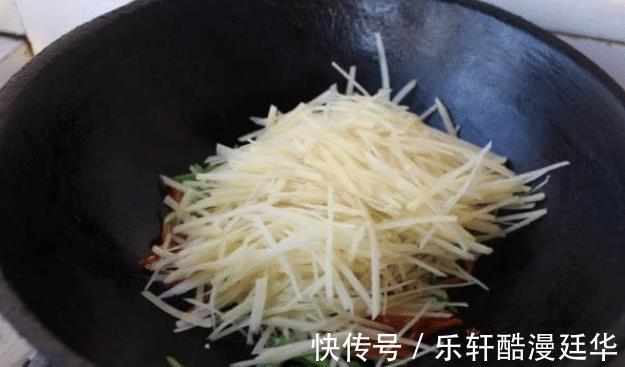 炒土豆丝加醋有讲究,不要放错时间!很多人胡乱放,难怪不好吃